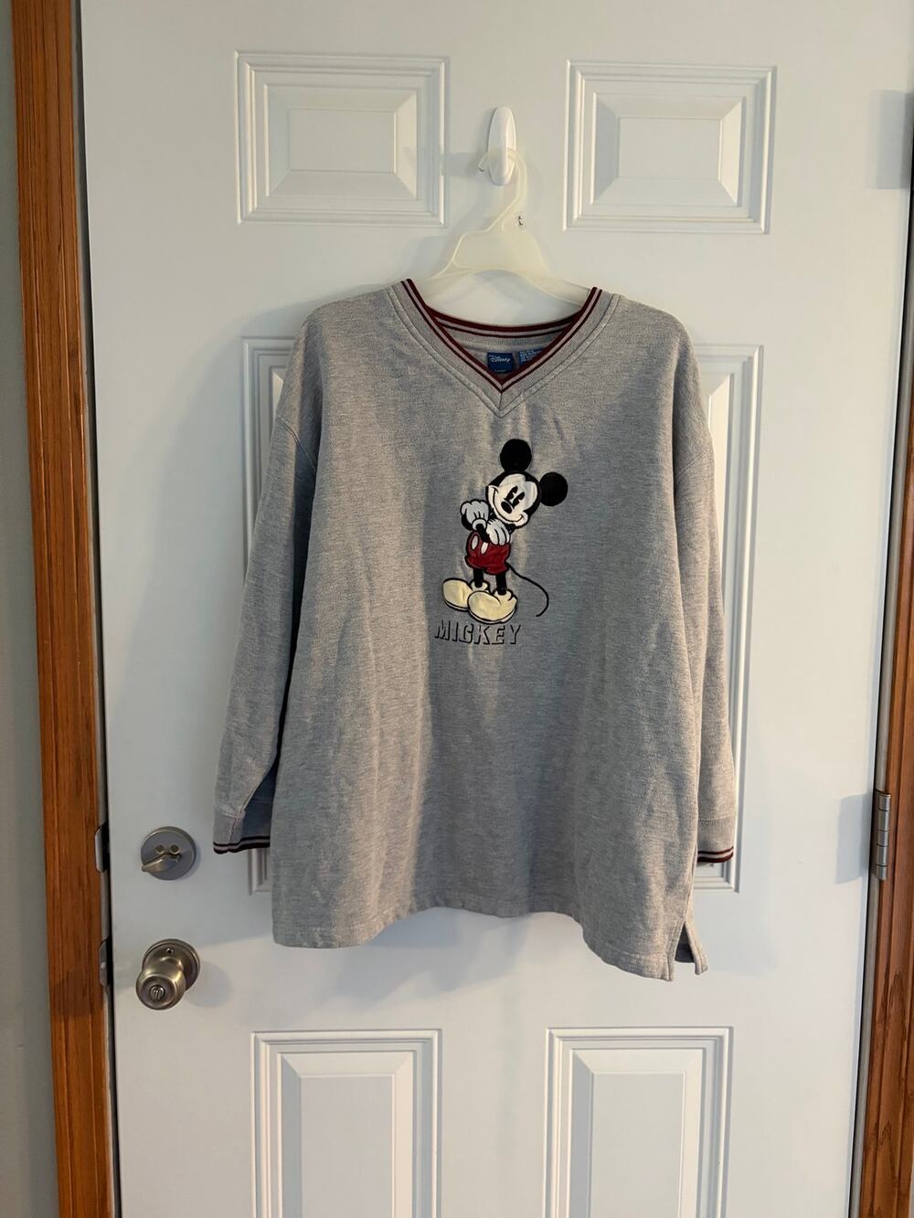 Vintage Disney Mickey Mouse V-neck Embroidered Sweatshirt Size XL